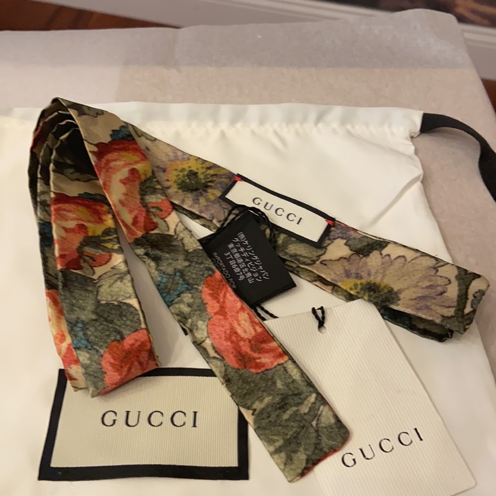 Authentic BNWT Gucci Skinny Scarf